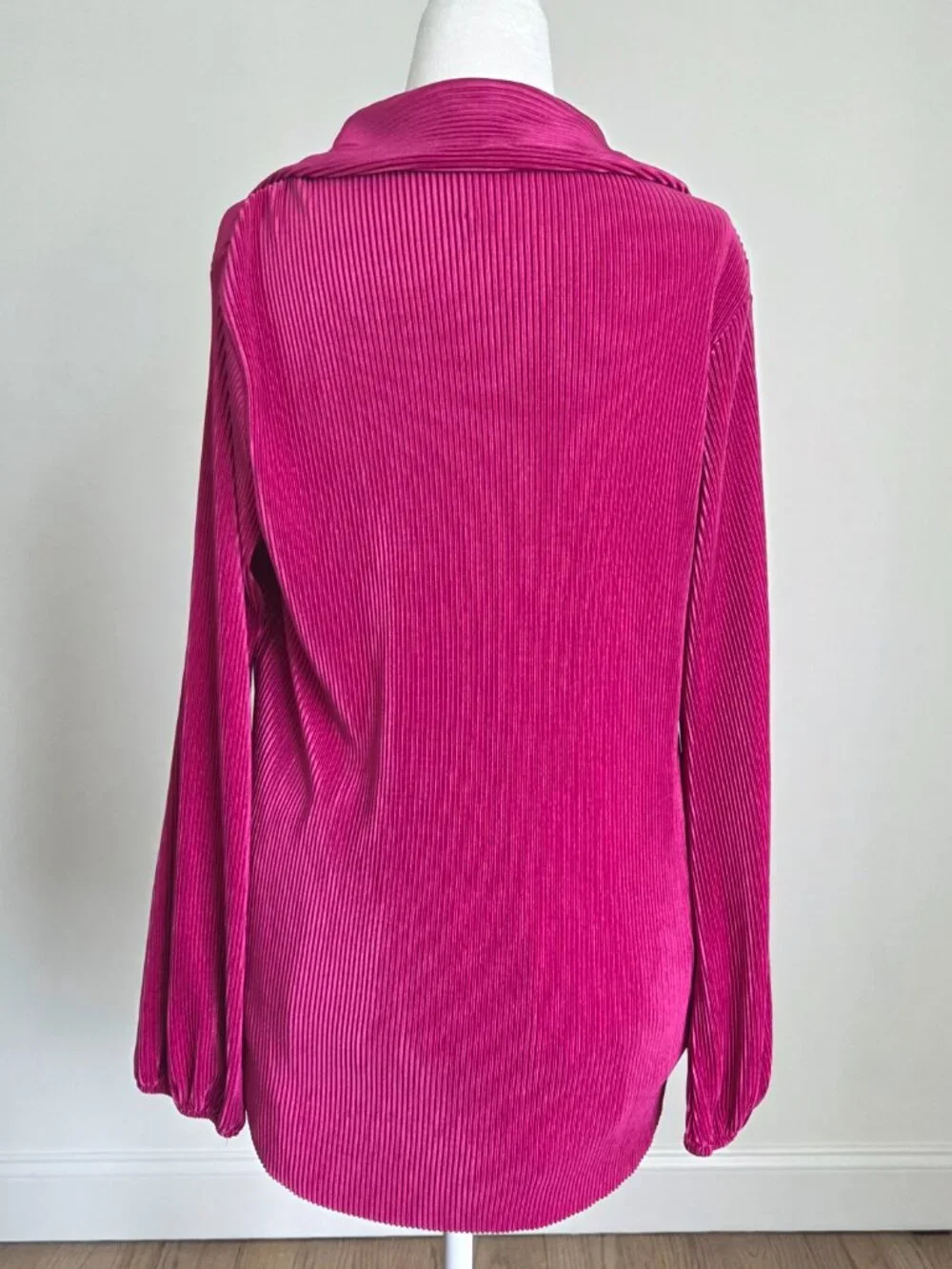 Magenta Pleated Plisse Blouse Medium Pink Satin Collared Button Down Luxury Boho - Picture 2 of 11